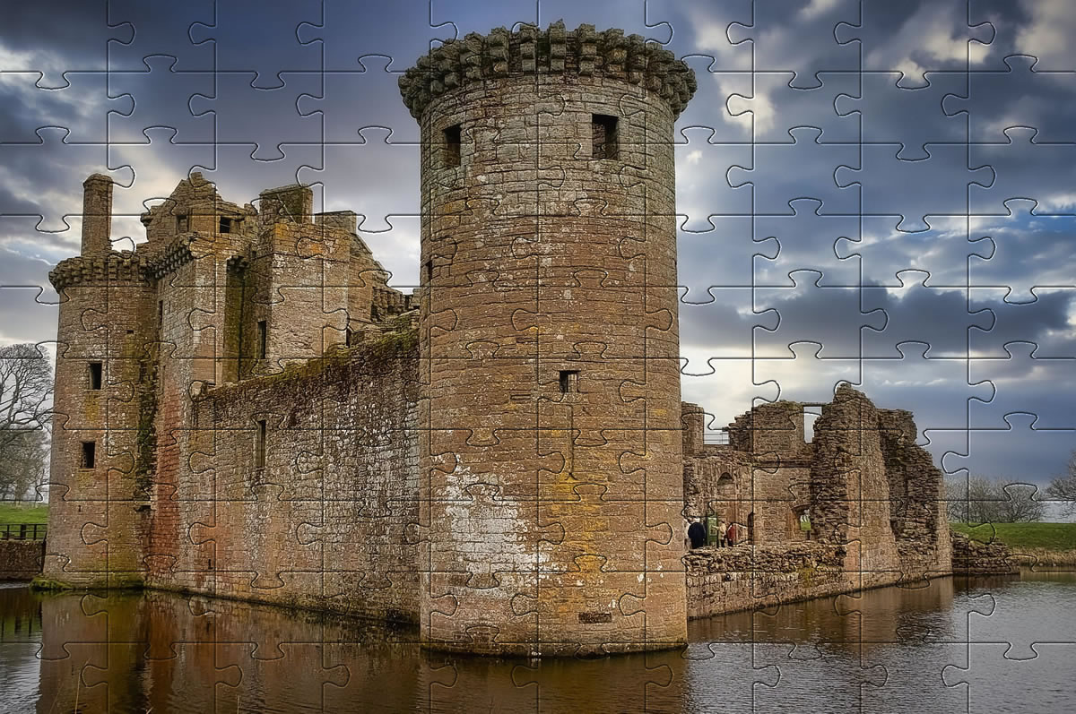 Caerlaverock Castle Jigsaw puzzle picture